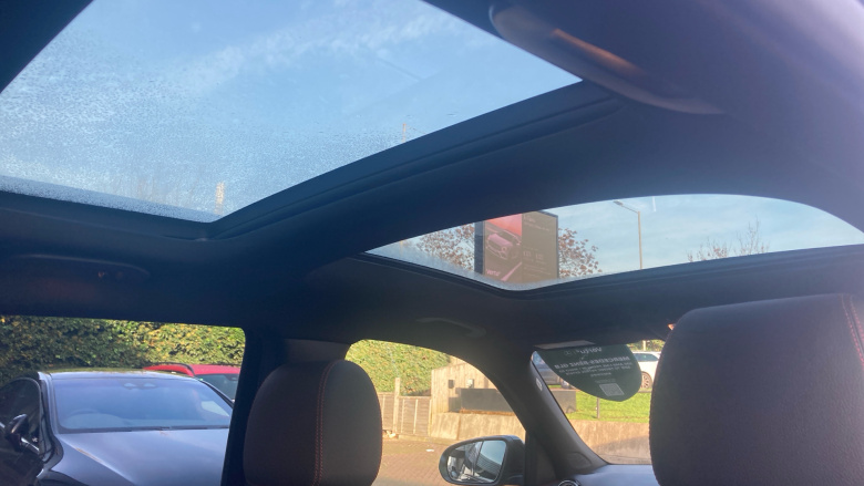 Mercedes-Benz GLB 200 AMG Line Premium + Night Ed 5dr 7G-Tronic Petrol Estate